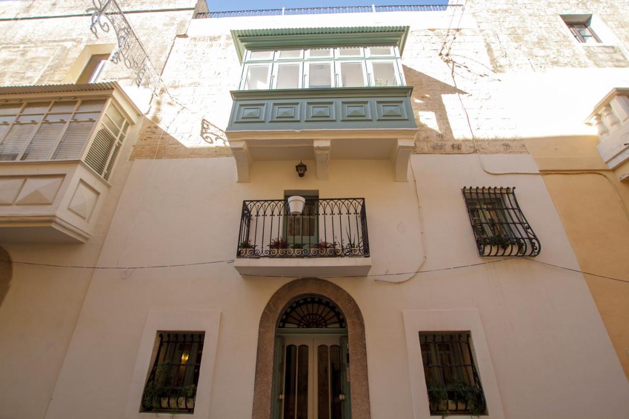 Town House Steeped In History Rabat Exterior photo