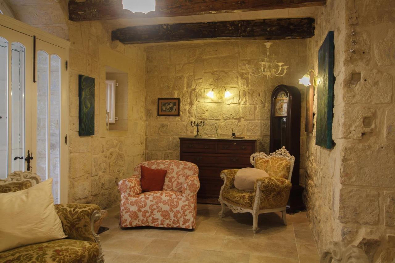 Town House Steeped In History Rabat Exterior photo