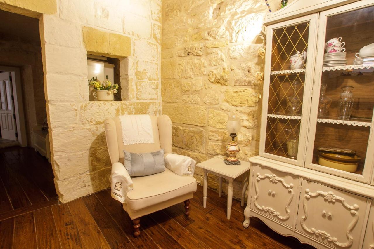 Town House Steeped In History Rabat Exterior photo
