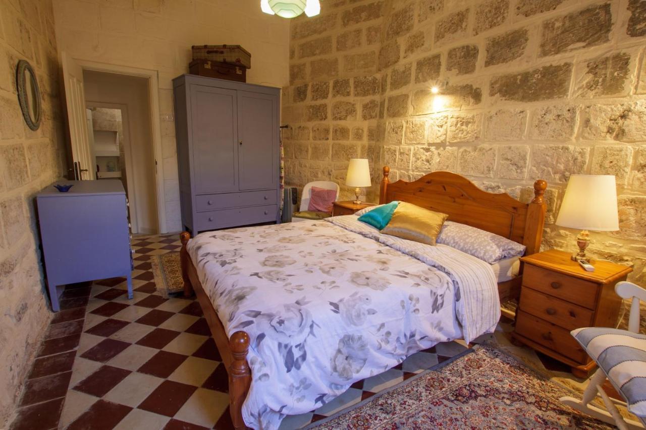 Town House Steeped In History Rabat Exterior photo