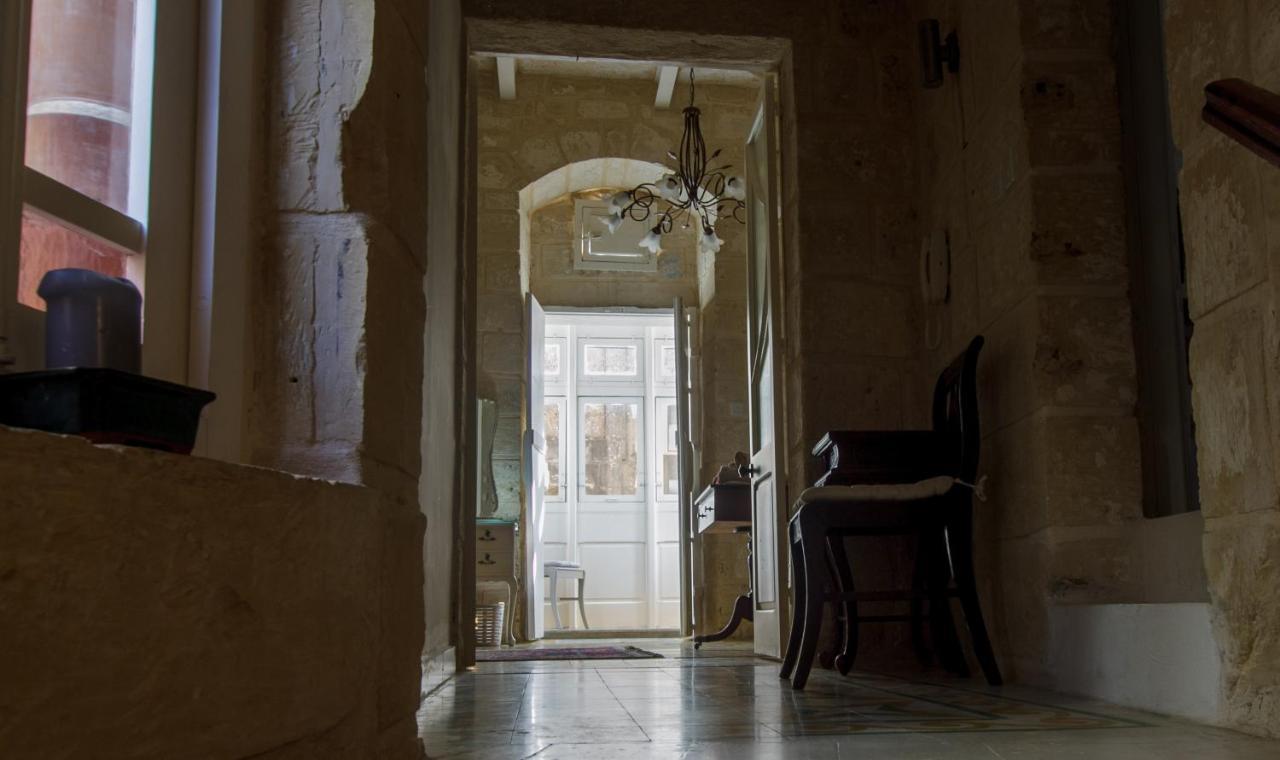 Town House Steeped In History Rabat Exterior photo