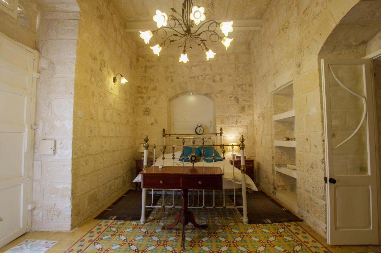 Town House Steeped In History Rabat Exterior photo