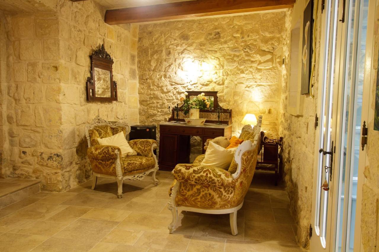 Town House Steeped In History Rabat Exterior photo
