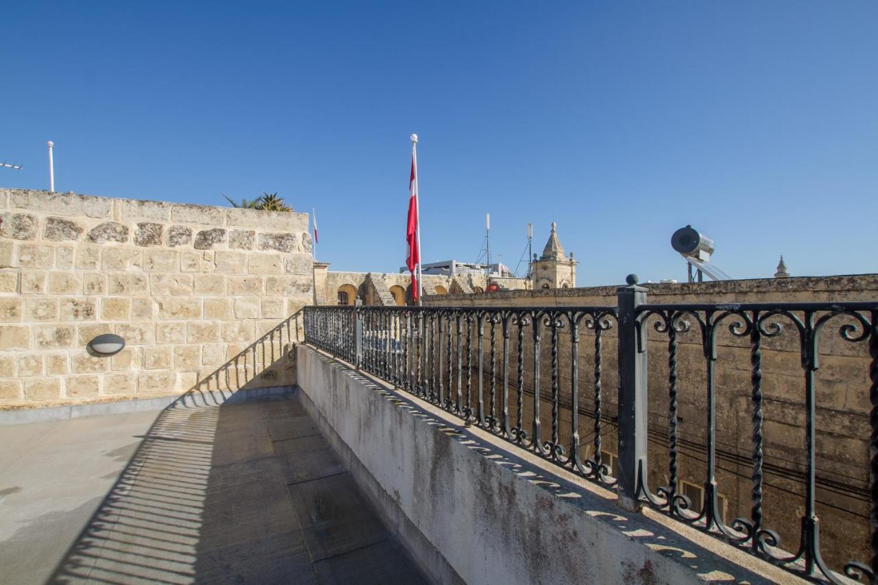 Town House Steeped In History Rabat Exterior photo