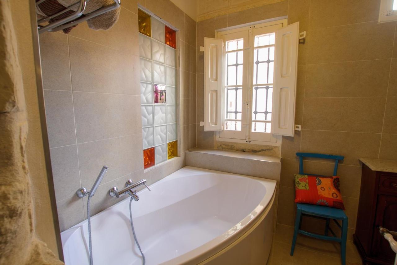 Town House Steeped In History Rabat Exterior photo